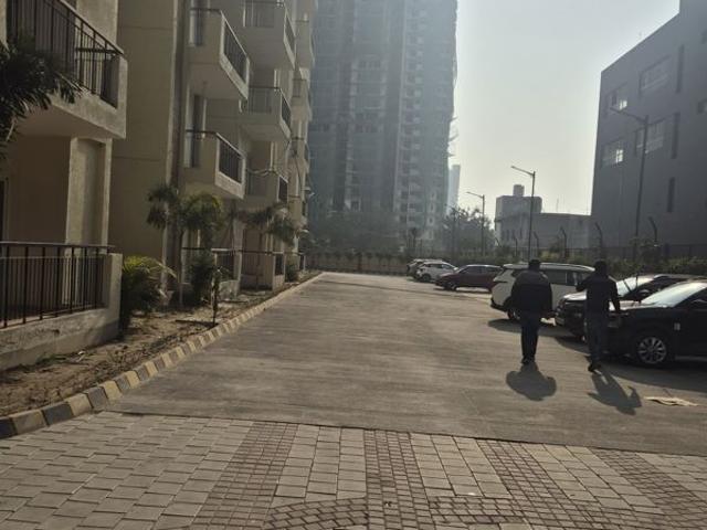 Rental | 2 BHK 950 Sq.Ft. Apartment in Palm Marina Suites