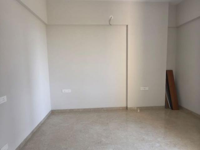 Rental | 2 BHK 950 Sq.Ft. Apartment in Paranjape Crystal Garden