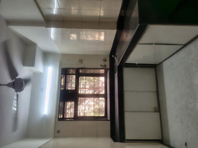Rental | 2 BHK 950 Sq.Ft. Apartment in Royal Classic Co Op Society