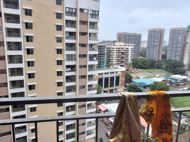 Rental | 2 BHK 975 Sq.Ft. Apartment in Amanora Neo Towers