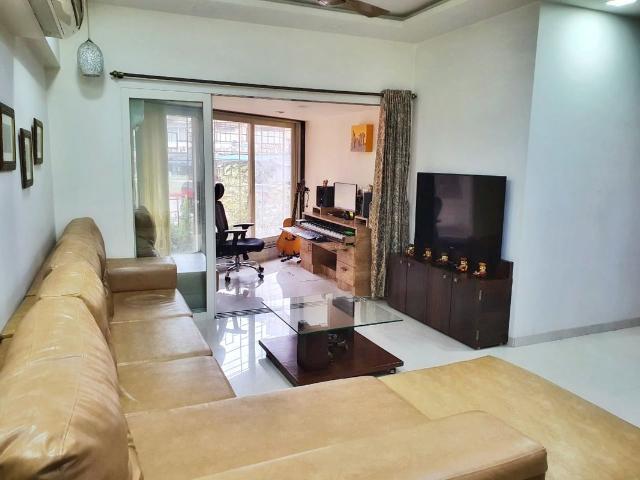 Rental | 2 BHK 972 Sq.Ft. Apartment in Dheeraj Gaurav Heights
