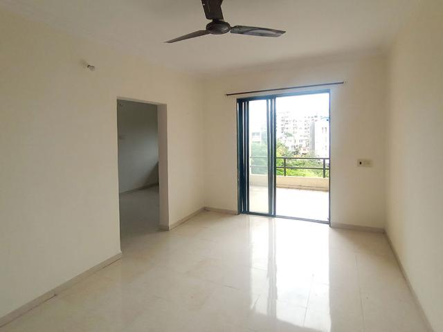 Rental | 2 BHK 980 Sq.Ft. Apartment in Mahalaxmi Society