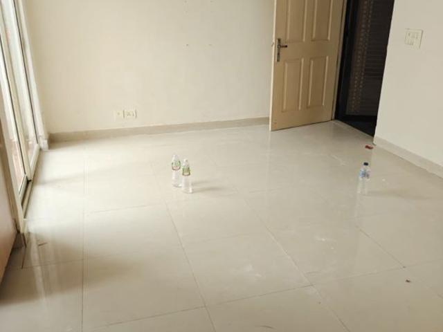 Rental | 2 BHK + 990 Sq.Ft. Apartment in Maxblis White House