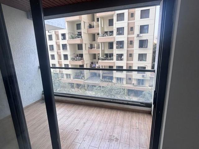 Rental | 2 BHK + Basement 1000 Sq.Ft. Apartment in Majestique Signature Towers