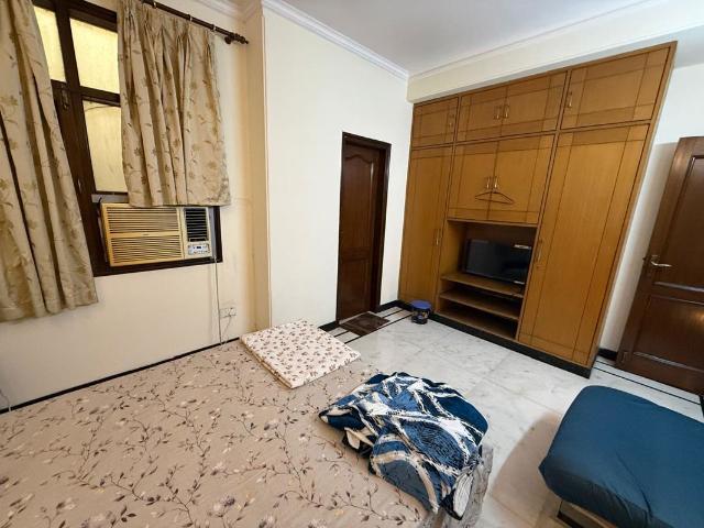 Rental | 2 BHK + Basement 100 Sq.Yd. Independent House in Lajpat Nagar I