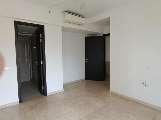 Rental | 2 BHK + Basement 1100 Sq.Ft. Apartment in Hiranandani Castle Rock