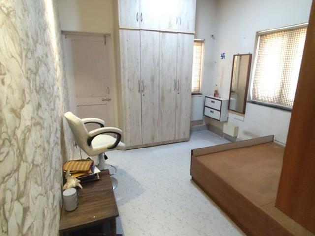 Rental | 2 BHK + Basement 1200 Sq.Ft. Apartment in Gulmohar Park Aundh