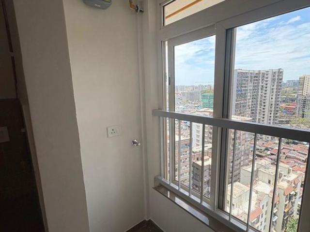 Rental | 2 BHK + Basement 750 Sq.Ft. Apartment in Kalpataru Vivant