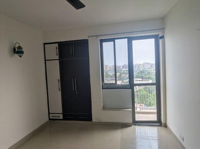 Rental | 2 BHK + Basement 975 Sq.Ft. Apartment in Unitech Uniworld Gardens 2