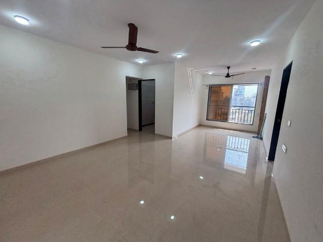 Rental | 2 BHK + Extra Room 700 Sq.Ft. Apartment in Aditya Phatak Wada