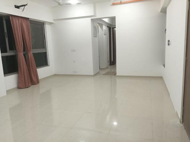 Rental | 2 BHK + Extra Room 735 Sq.Ft. Apartment in Lodha Amara Tower 44