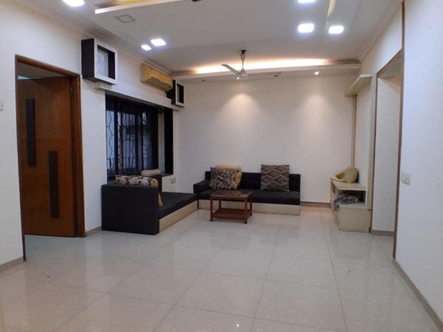 Rental | 2 BHK + Extra Room 800 Sq.Ft. Apartment in Oshiwara
