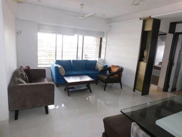 Rental | 2 BHK + Extra Room 900 Sq.Ft. Apartment in Amboli