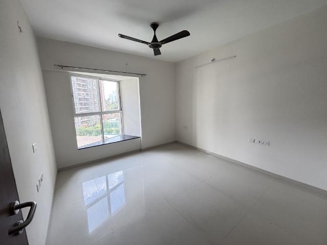 Rental | 2 BHK + Extra Room 950 Sq.Ft. Apartment in Pride Purple Park Titan