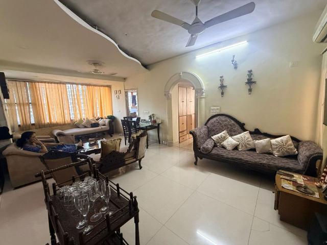 Rental | 2 BHK + Extra Room 1000 Sq.Ft. Apartment in Jalvayu Vihar Phase 2 and 3
