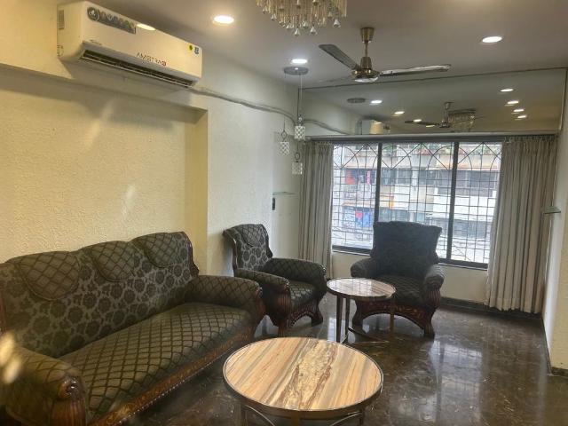 Rental | 2 BHK + Extra Room 1000 Sq.Ft. Apartment in Lokhandwala Complex