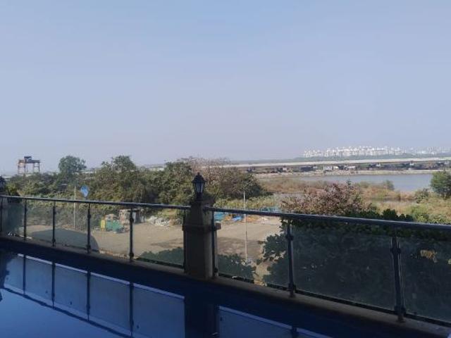 Rental | 2 BHK + Extra Room 1900 Sq.Ft. Apartment in Sea Regency