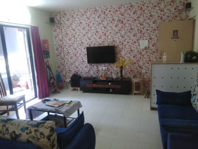 Rental | 2 BHK + Extra Room,Basement,Store Room 800 Sq.Ft. Apartment in Parshwanath Apartment