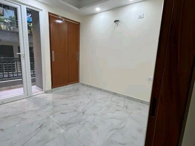 Rental | 2 BHK + Servant Room,Extra Room 1000 Sq.Ft. Apartment in Chattarpur