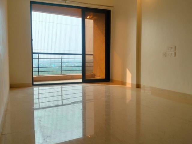 Rental | 2 BHK + Servant Room,Extra Room 710 Sq.Ft. Apartment in Malad West