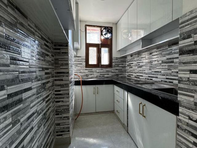Rental | 2 BHK + Servant Room,Extra Room 850 Sq.Ft. Apartment in Chattarpur