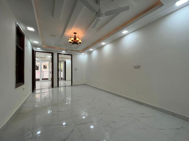 Rental | 2 BHK + Servant Room,Extra Room 950 Sq.Ft. Apartment in Chattarpur