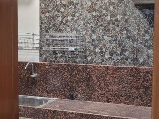 Rental | 2 BHK + Servant Room,Study Room 215 Sq.Yd. Apartment in Sushant Lok I