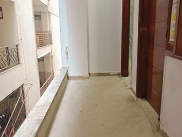 Rental | 2 BHK + Servant Room,Study Room,Extra Room,Basement,Store Room 3600 Sq.Ft. Apartment in Gold Castle Rajmahal 4