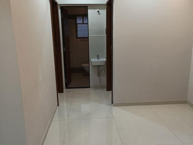 Rental | 2 BHK + Servant Room,Study Room,Extra Room,Store Room 725 Sq.Ft. Apartment in Tulip Infinity Planet