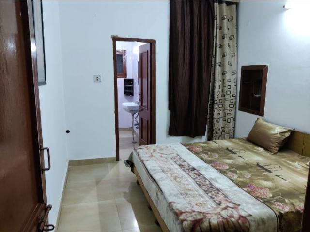 Rental | 2 BHK + Servant Room 1400 Sq.Ft. Apartment in Sector 38