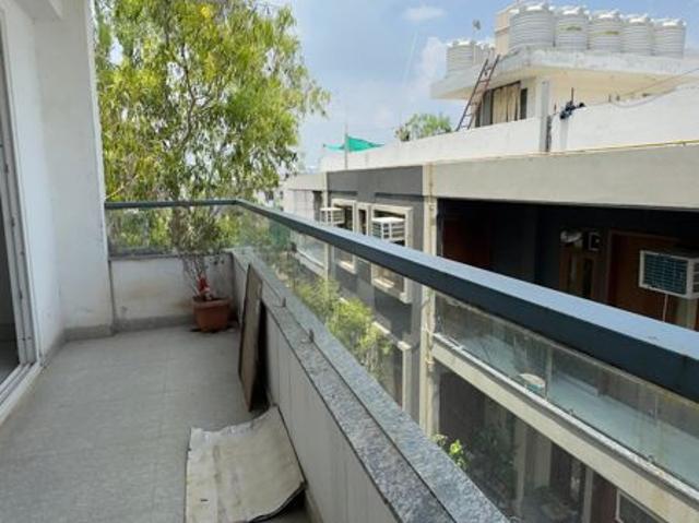 Rental | 2 BHK + Servant Room 1000 Sq.Ft. Apartment in Chattarpur
