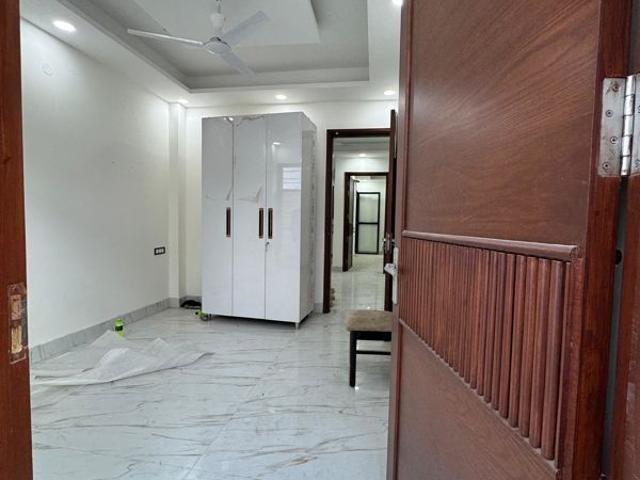 Rental | 2 BHK + Servant Room 1000 Sq.Ft. Apartment in Chattarpur