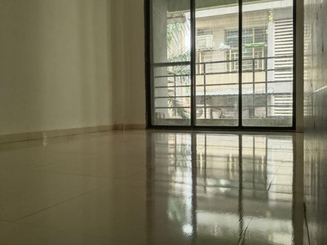 Rental | 2 BHK + Servant Room 1000 Sq.Ft. Apartment in Globe Shiv Gauri