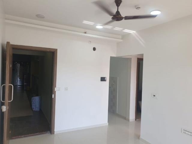 Rental | 2 BHK + Servant Room 1000 Sq.Ft. Apartment in Goel Ganga Utopia