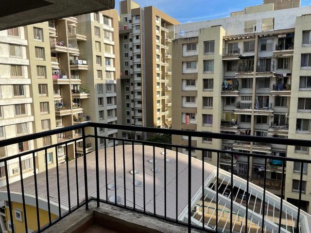 Rental | 2 BHK + Servant Room 1000 Sq.Ft. Apartment in Park Express