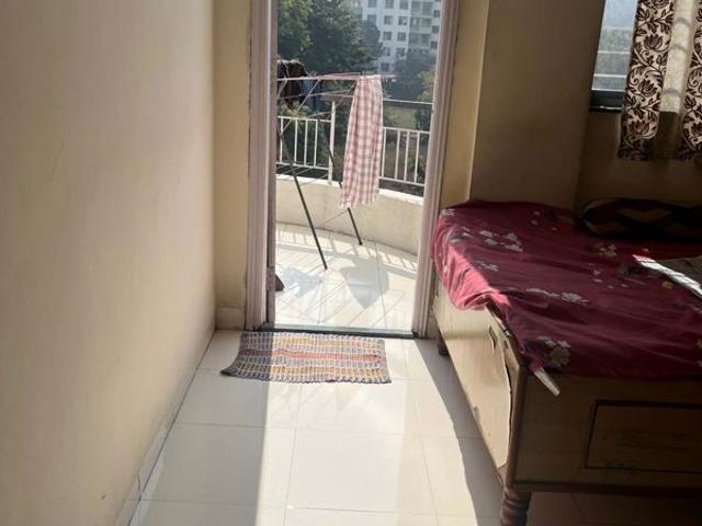 Rental | 2 BHK + Servant Room 1000 Sq.Ft. Apartment in Surana Park Marina