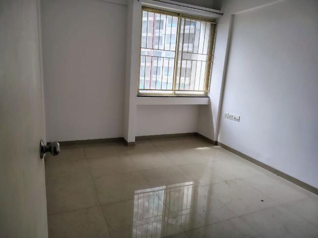 Rental | 2 BHK + Servant Room 1000 Sq.Ft. Apartment in VTP Solitarie