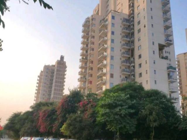 Rental | 2 BHK + Servant Room 1205 Sq.Ft. Apartment in Ireo Uptown