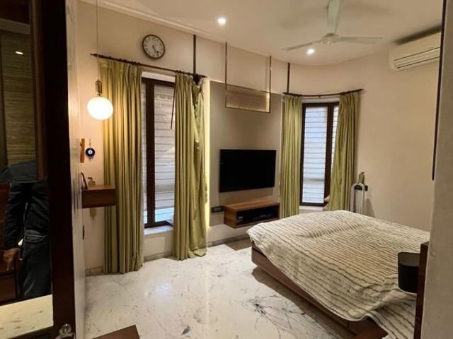 Rental | 2 BHK + Servant Room 2300 Sq.Ft. Apartment in Queens Court Worli