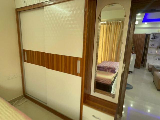 Rental | 2 BHK + Servant Room 690 Sq.Ft. Apartment in Shree Vardhman Green Court