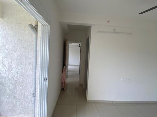 Rental | 2 BHK + Servant Room 600 Sq.Ft. Apartment in Raunak Unnathi Woods