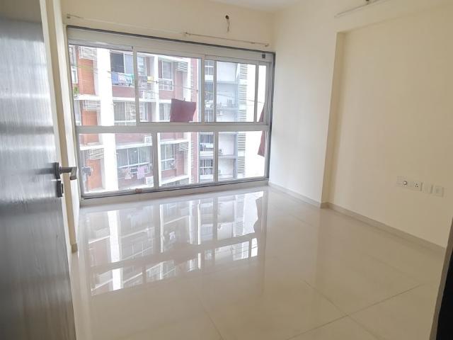 Rental | 2 BHK + Servant Room 751 Sq.Ft. Apartment in Godrej Central