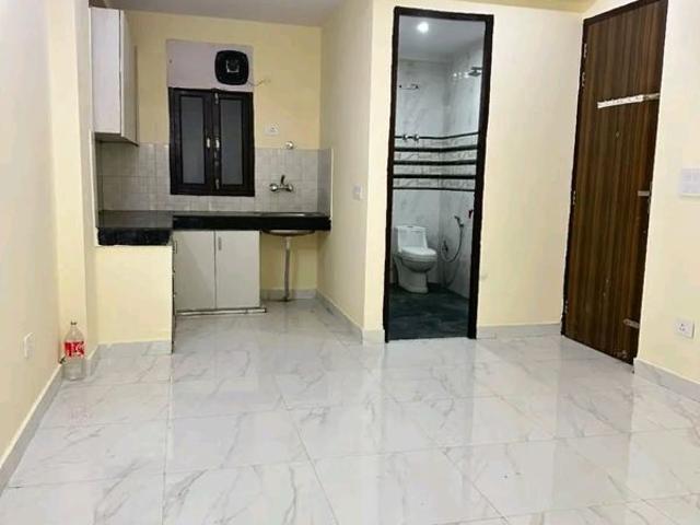 Rental | 2 BHK + Servant Room 850 Sq.Ft. Apartment in Chattarpur
