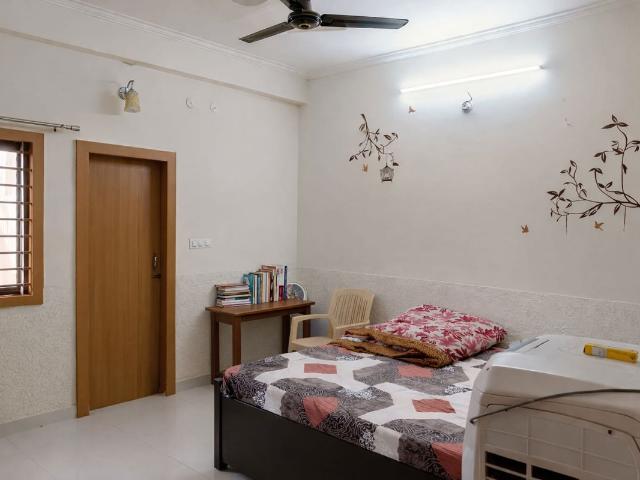 Rental | 2 BHK + Servant Room 800 Sq.Ft. Apartment in K Raheja Sterling