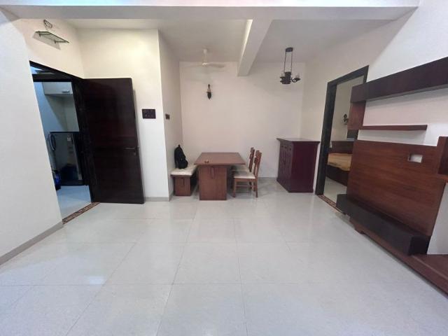 Rental | 2 BHK + Servant Room 800 Sq.Ft. Apartment in Heera Panna Apartment