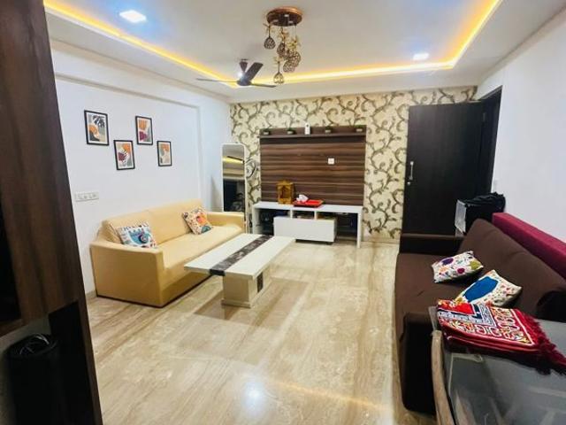 Rental | 2 BHK + Servant Room 900 Sq.Ft. Apartment in Amrut Apartment Matunga East