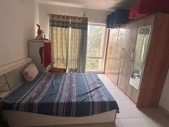 Rental | 2 BHK + Servant Room 900 Sq.Ft. Apartment in Magarpatta City Cosmos
