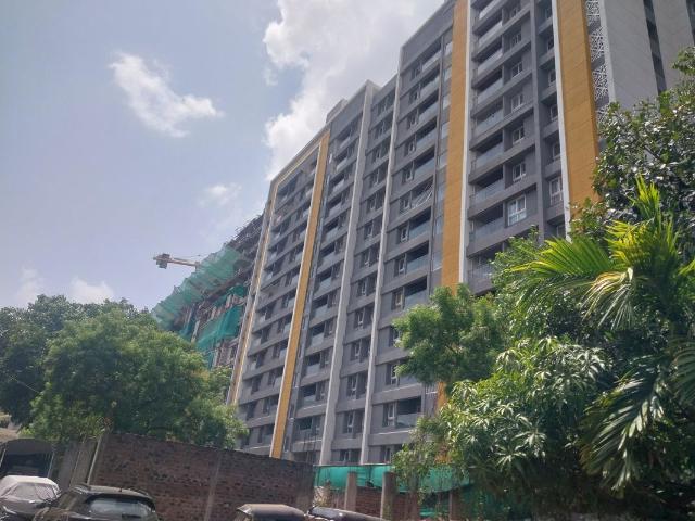 Rental | 2 BHK + Study Room 950 Sq.Ft. Apartment in Pristine Allure