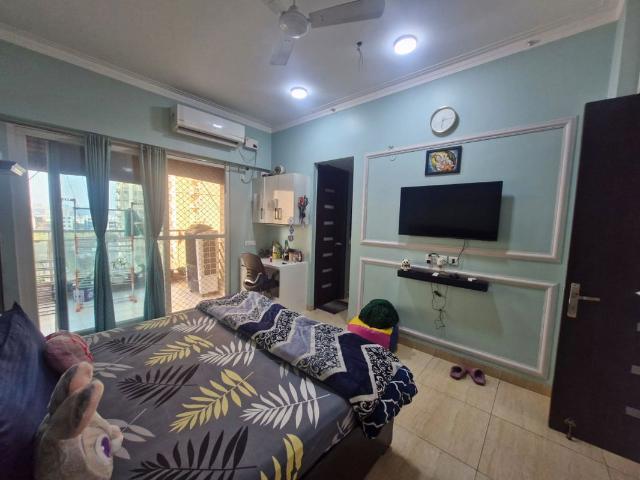 Rental | 2 BHK + Study Room 1250 Sq.Ft. Apartment in Mahagun Moderne