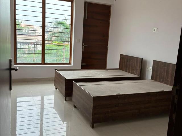 Rental | 2 BHK + Study Room 1430 Sq.Ft. Independent House in Sector 23